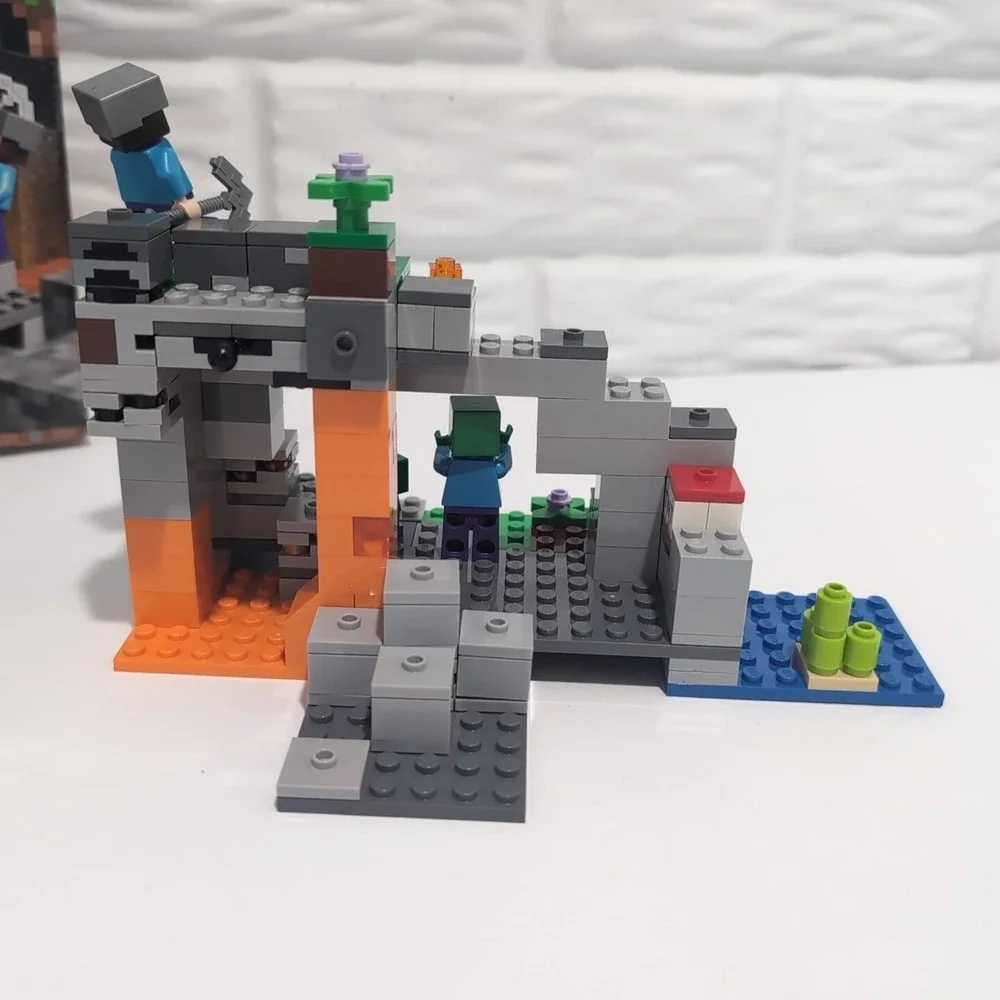 LEGO Minecraft The Zombie Cave Building Set 21141, 241 Pieces, 7-14